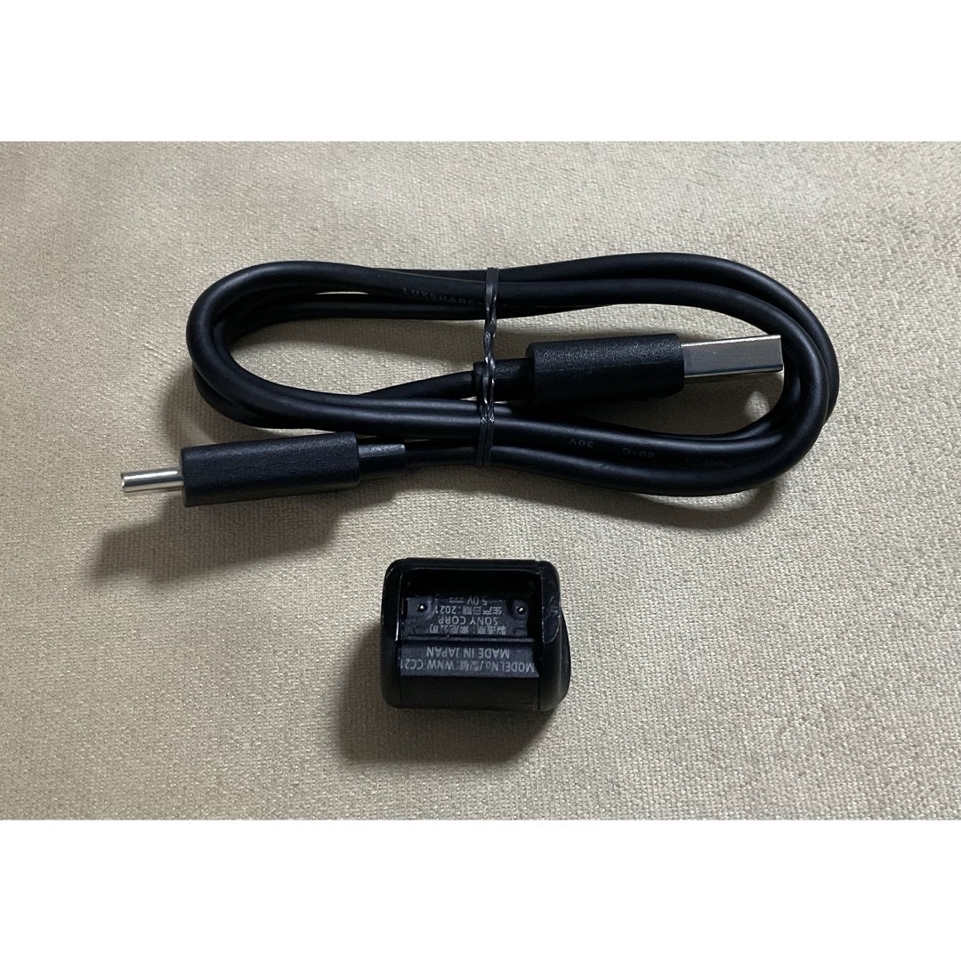 wena 3用充電コネクター WNW-CC21 スマホ/家電/カメラのスマートフォン/携帯電話(バッテリー/充電器)の商品写真