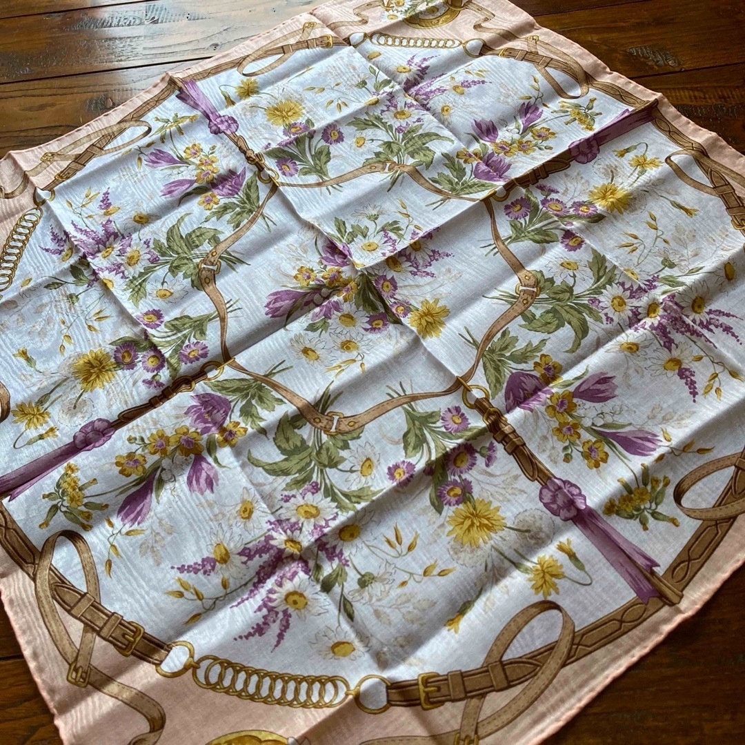 BURBERRY - 旧ロゴ オールド Burberrys バーバリー 花柄 大判 BURBERRY - 旧ロゴ オールド Burberrys バーバリー 花柄 大判