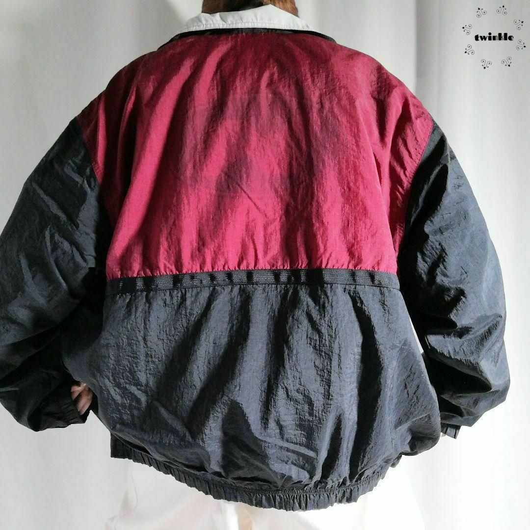 NIKE - 90年代NIKEマルチカラー刺繍ロゴナイロンジャケット黒赤 NIKE - 90年代NIKEマルチカラー刺繍ロゴナイロンジャケット黒赤