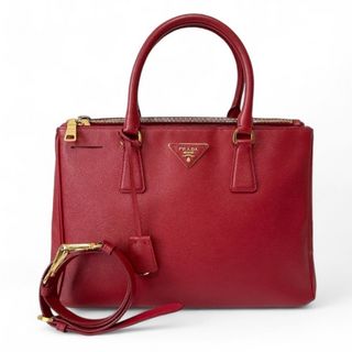 PRADA(ハンドバッグ ・ ホワイト/白色系)のフリマアイテム一覧 PRADA(ハンドバッグ ・ ホワイト/白色系)のフリマアイテム一覧