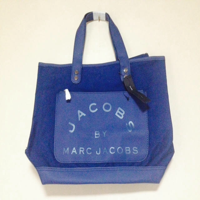 MARC BY MARC JACOBS(マークバイマークジェイコブス)の新作 marc jacobs 値下げ レディースのバッグ(トートバッグ)の商品写真