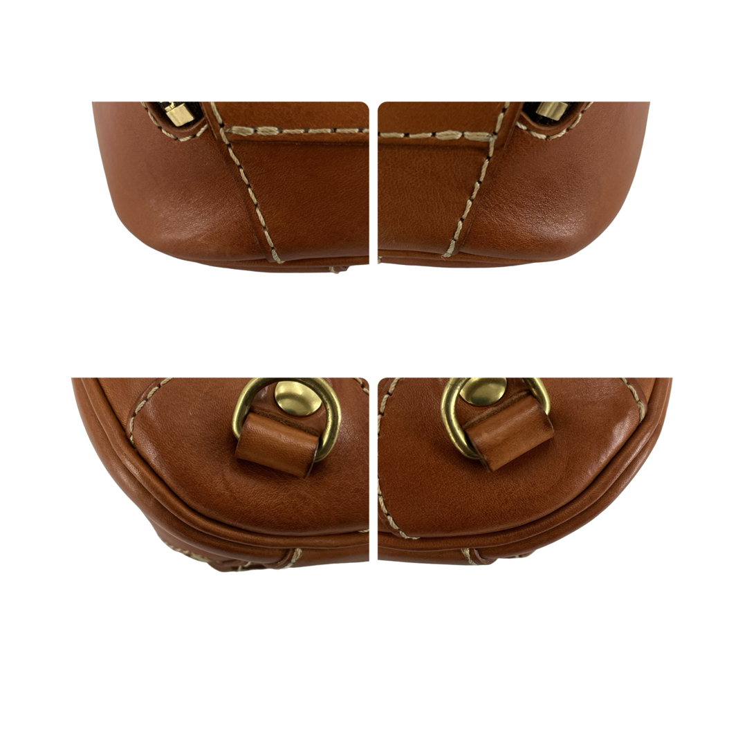HERZ - 美品 ヘルツ ボディバッグ トリプルファスナー ロゴ型 HERZ - 美品 ヘルツ ボディバッグ トリプルファスナー ロゴ型