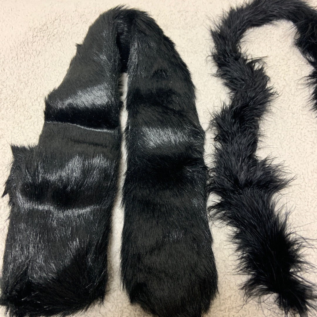 黒色　光沢あり　ファーセット　 光沢あり　ネックウォーマー マフラー  軽量暖か レディースのファッション小物(マフラー/ショール)の商品写真