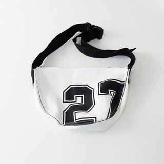 sacai(ボディバッグ/ウエストポーチ)のフリマアイテム一覧 sacai(ボディバッグ/ウエストポーチ)のフリマアイテム一覧