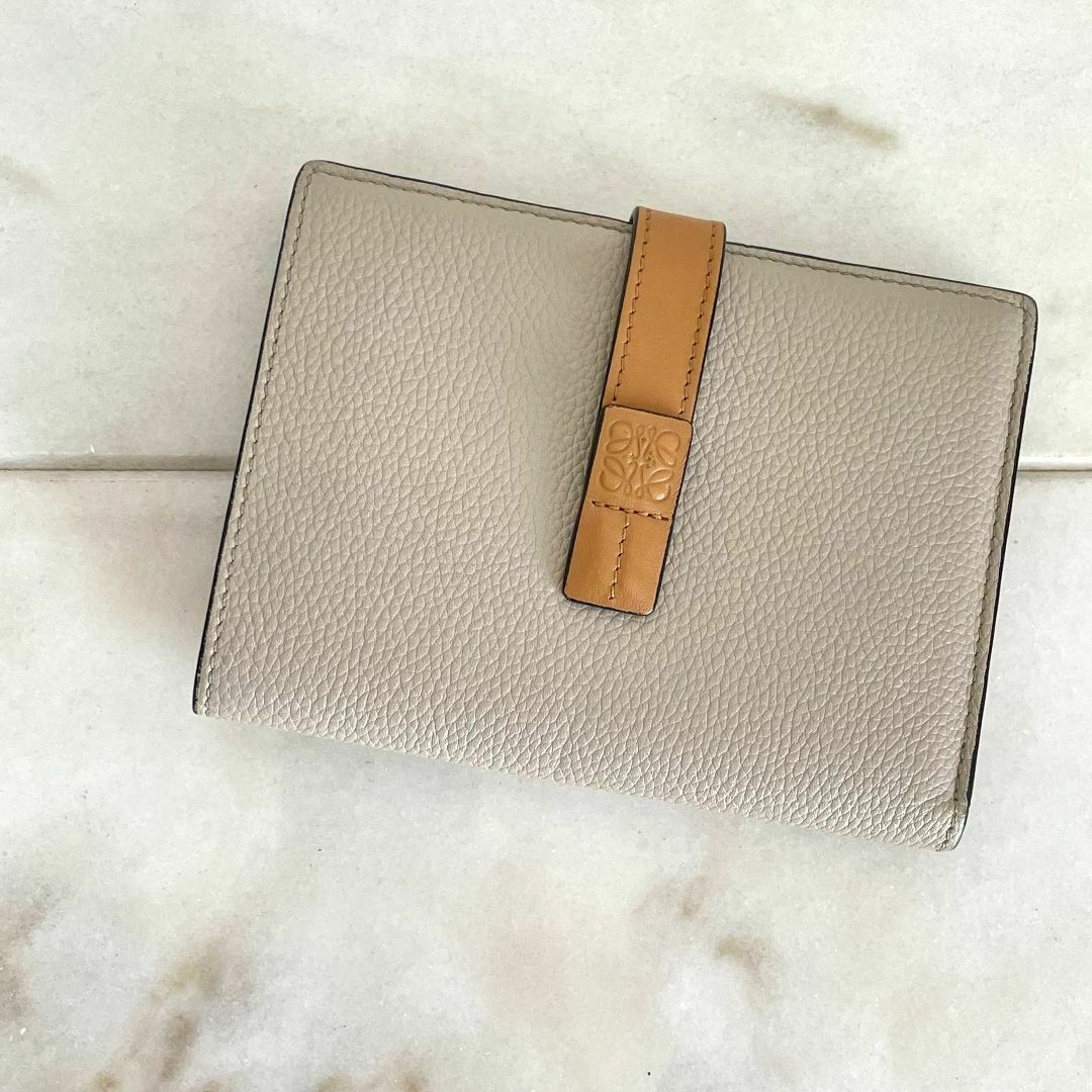 LOEWE - 極美品☆LOEWE ロエベ トライフォールド 折り財布 LOEWE - 極美品☆LOEWE ロエベ トライフォールド 折り財布
