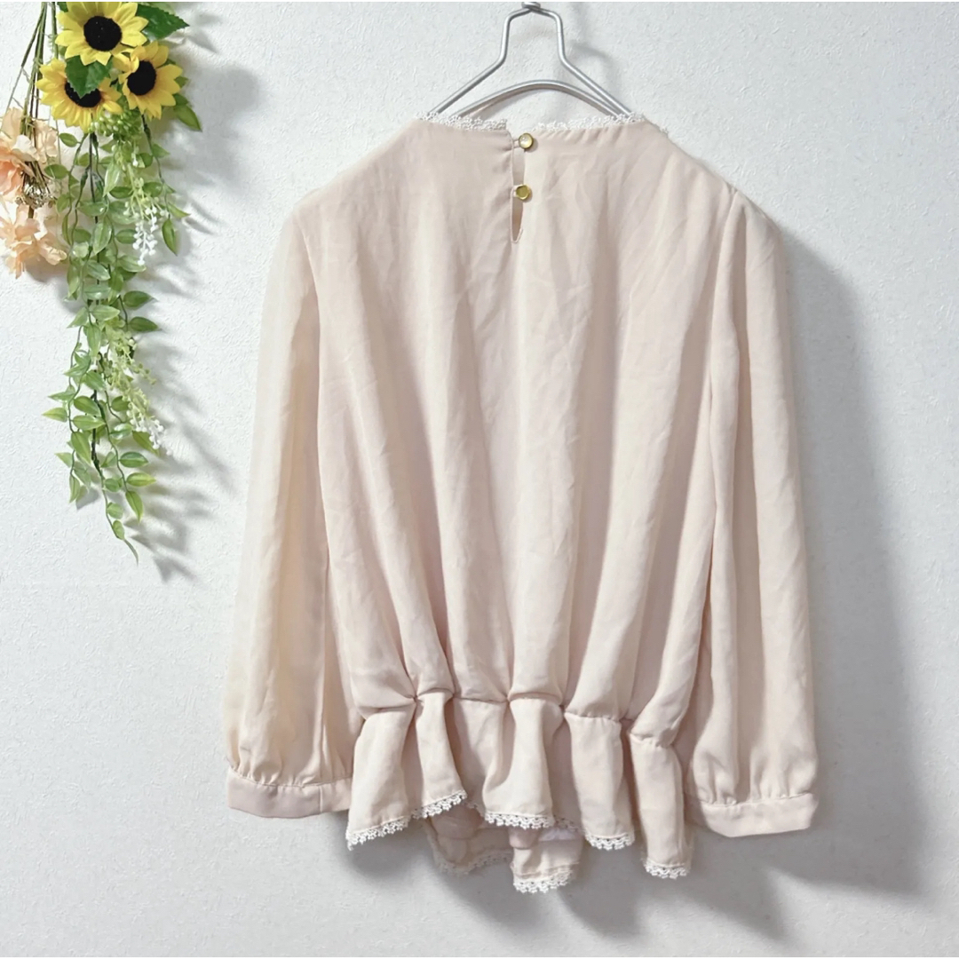 【c2148】レディース　トップス　ブラウス　ビジュー　ベージュ　長袖 レディースのトップス(シャツ/ブラウス(長袖/七分))の商品写真