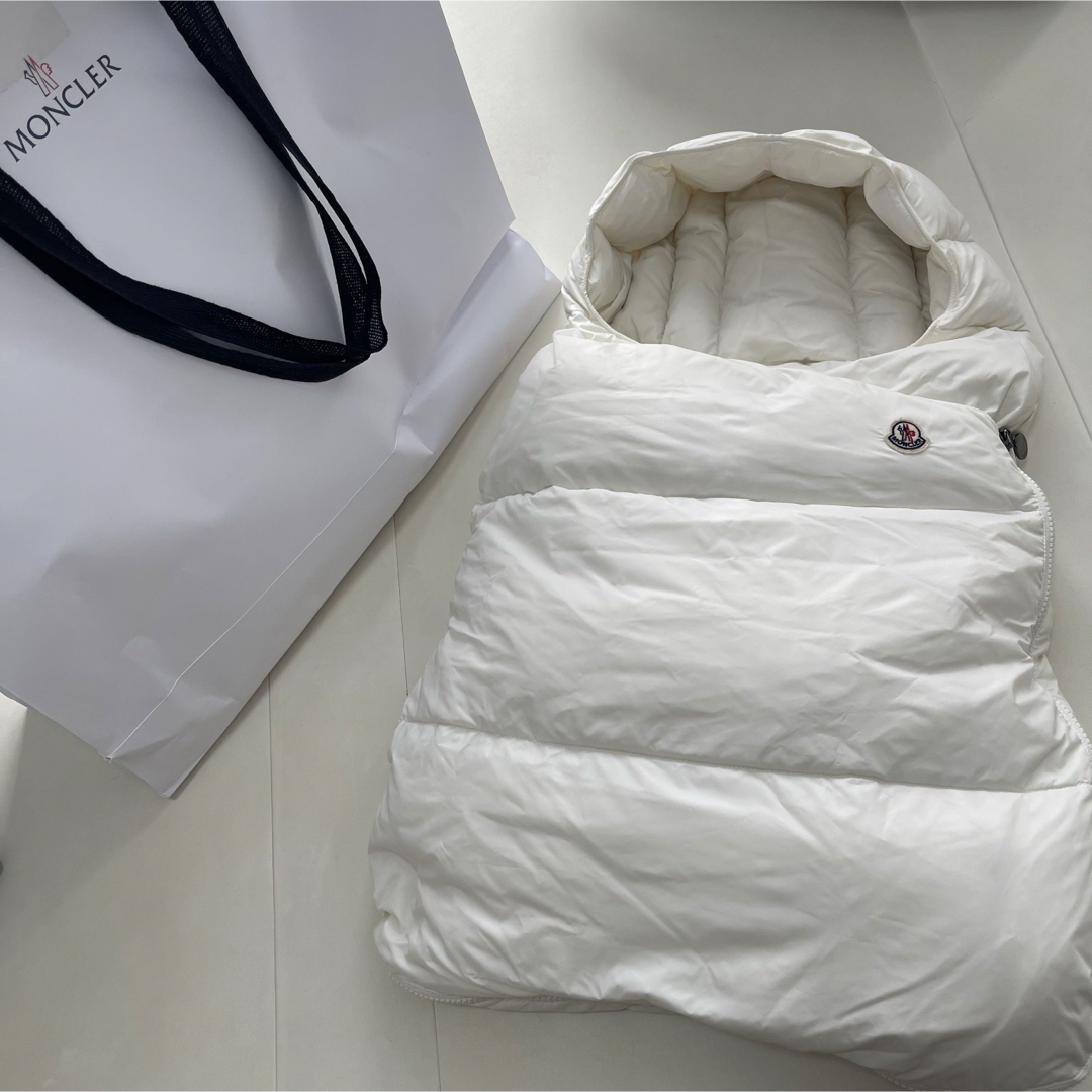 MONCLER - 美品 モンクレール ダウンスリーパー おくるみの通販 MONCLER - 美品 モンクレール ダウンスリーパー おくるみの通販