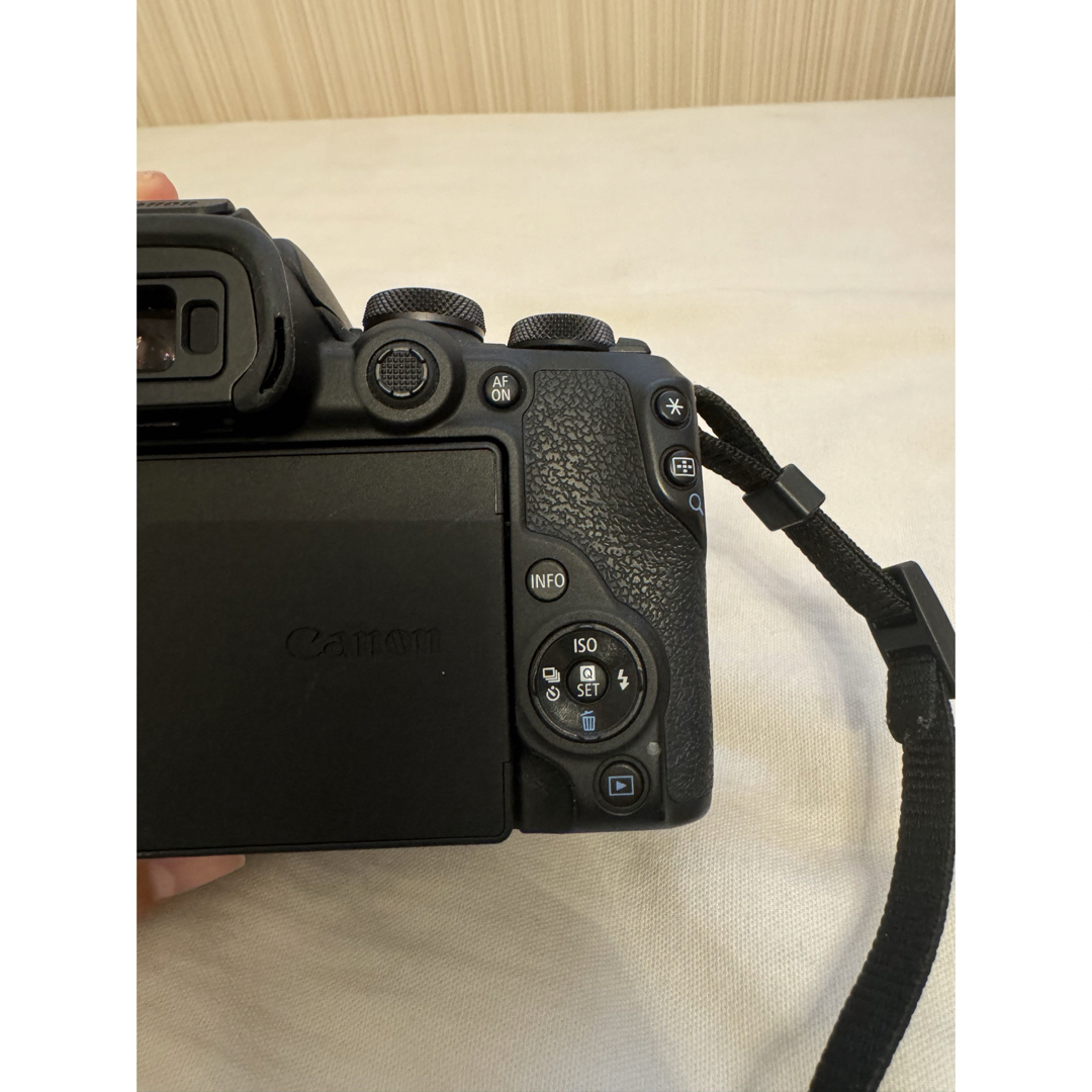 Canon eos r10 予備バッテリー&マウントアダプター付き カメラ Canon eos r10 予備バッテリー&マウントアダプター付き カメラ