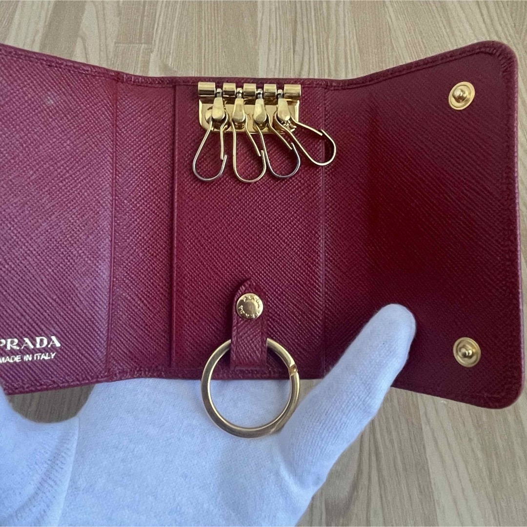 新作 新型金具 美品 PRADA プラダ キーリング付 キーケース 赤 新作 新型金具 美品 PRADA プラダ キーリング付 キーケース 赤