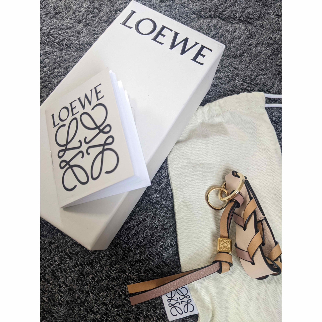 LOEWE ブレイデッド ストラップ キーリング LOEWE ブレイデッド ストラップ キーリング