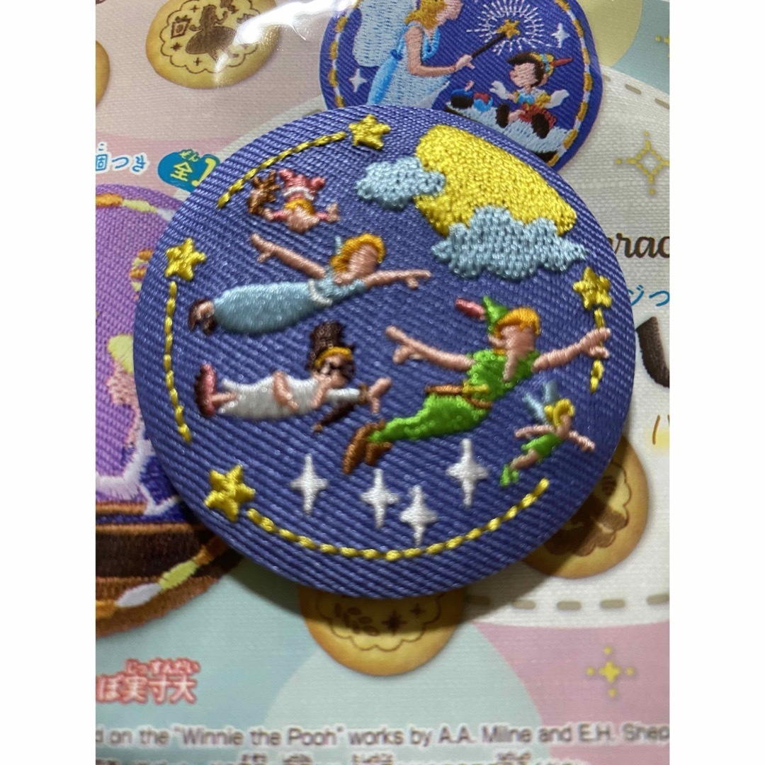 BANDAI(バンダイ)のディズニー 刺繍缶バッジ ピーターパン エンタメ/ホビーのおもちゃ/ぬいぐるみ(その他)の商品写真
