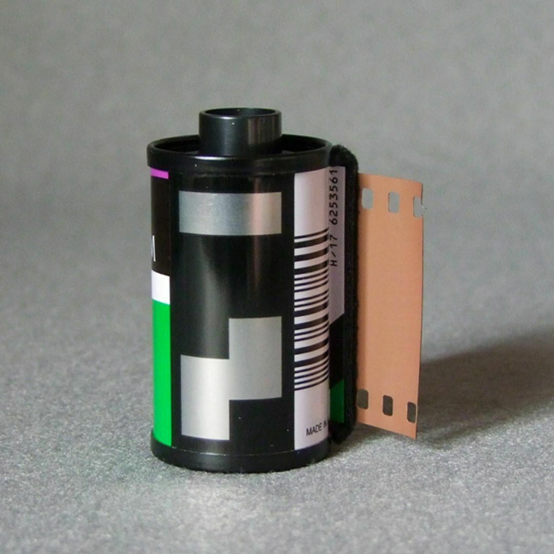 富士フイルム(フジフイルム)の☆SUPERIA PREMIUM27ISO400空パトローネ10個(現像済み!) スマホ/家電/カメラのカメラ(その他)の商品写真