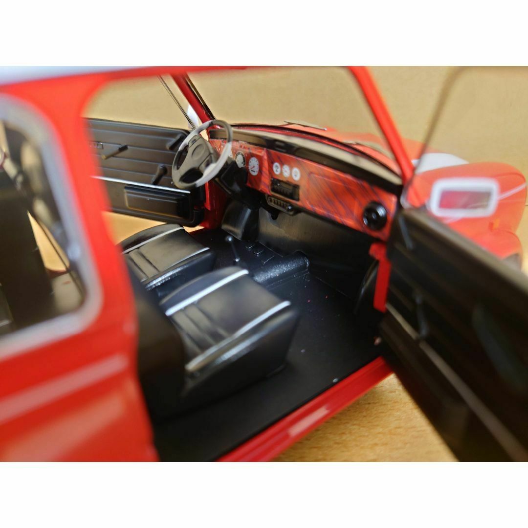 2台セット 1/18 ルノー4CV & ミニクーパースポーツ ユニオンジャック 2台セット 1/18 ルノー4CV & ミニクーパースポーツ ユニオンジャック