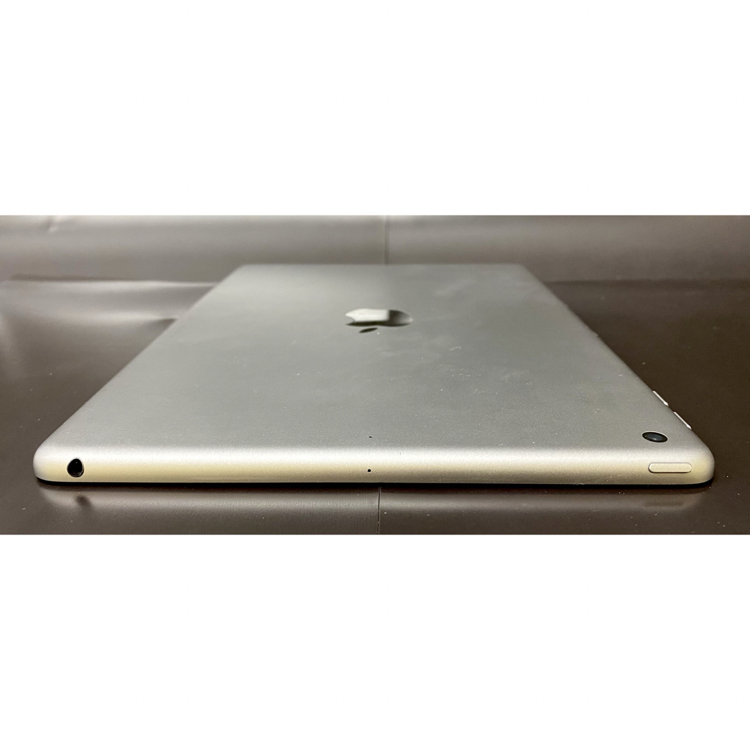 ほぼ新品‼️ iPad 9.7インチ 第五世代 32GB+バッテリー+ガラス付き ほぼ新品‼️ iPad 9.7インチ 第五世代 32GB+バッテリー+ガラス付き