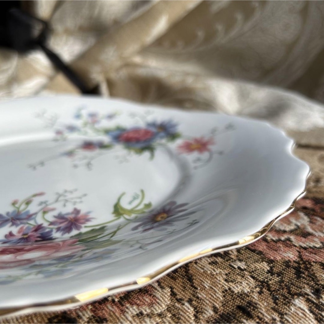 英国製 CROWN STAFFORDSHIRE❁瑞々しいお花と金彩プレート 英国製 CROWN STAFFORDSHIRE❁瑞々しいお花と金彩プレート