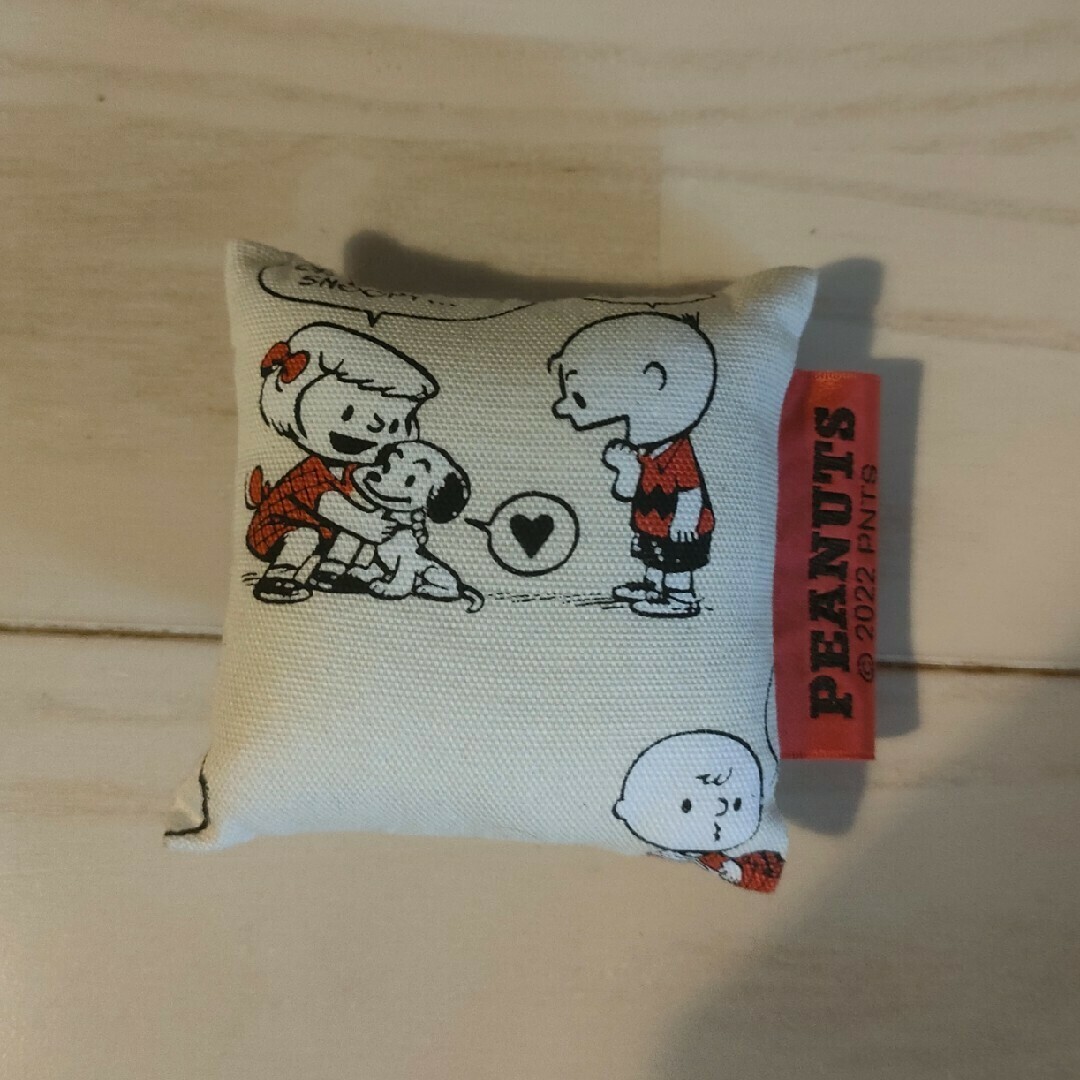PEANUTS(ピーナッツ)のPEANUTS  スヌーピー　ピンクッション✨最終価格！ ハンドメイドの生活雑貨(雑貨)の商品写真