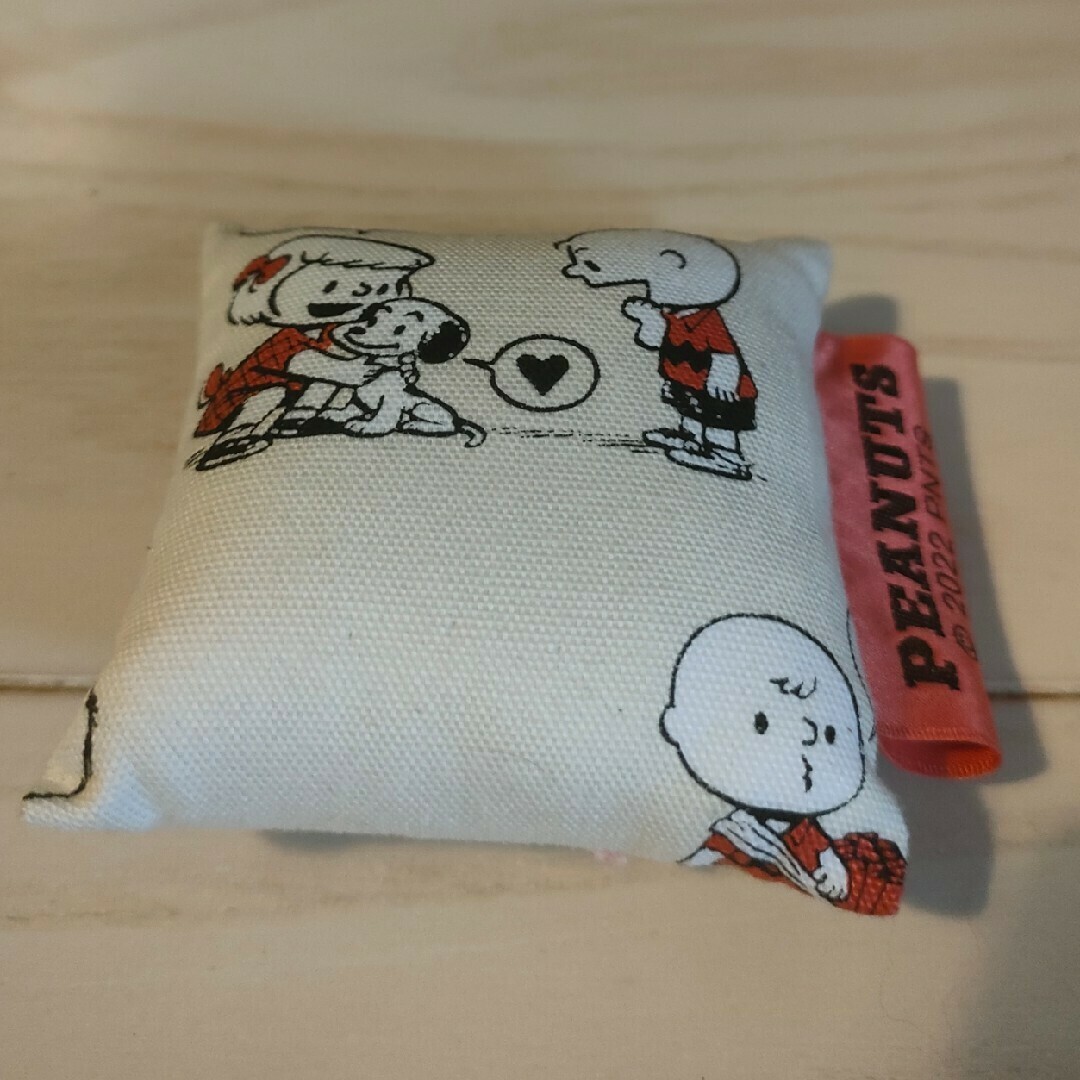 PEANUTS(ピーナッツ)のPEANUTS  スヌーピー　ピンクッション✨最終価格！ ハンドメイドの生活雑貨(雑貨)の商品写真