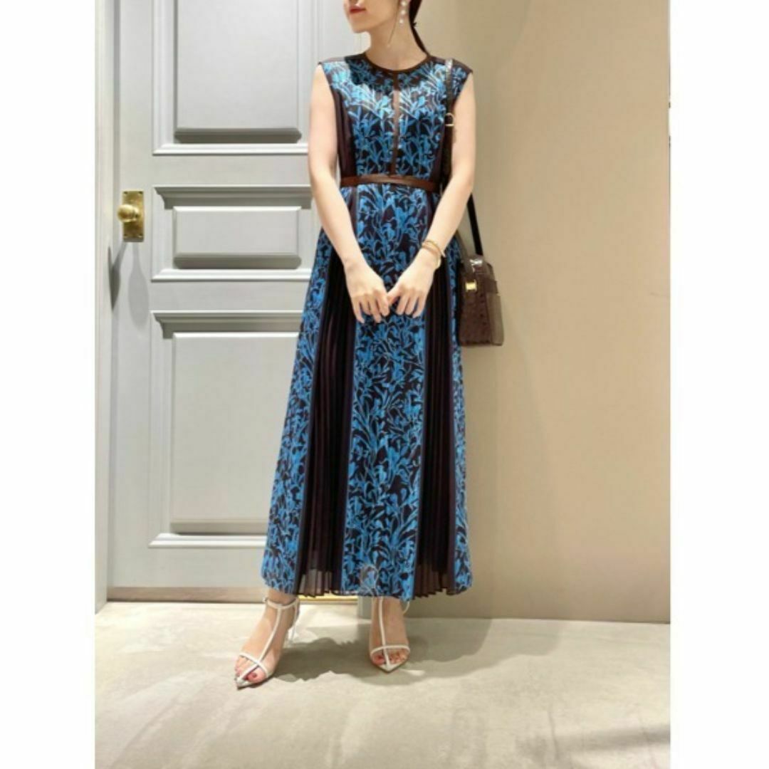 Lily Brown - 新品 LILY BROWN スイッチングフラワーワンピース Lily Brown - 新品 LILY BROWN スイッチングフラワーワンピース