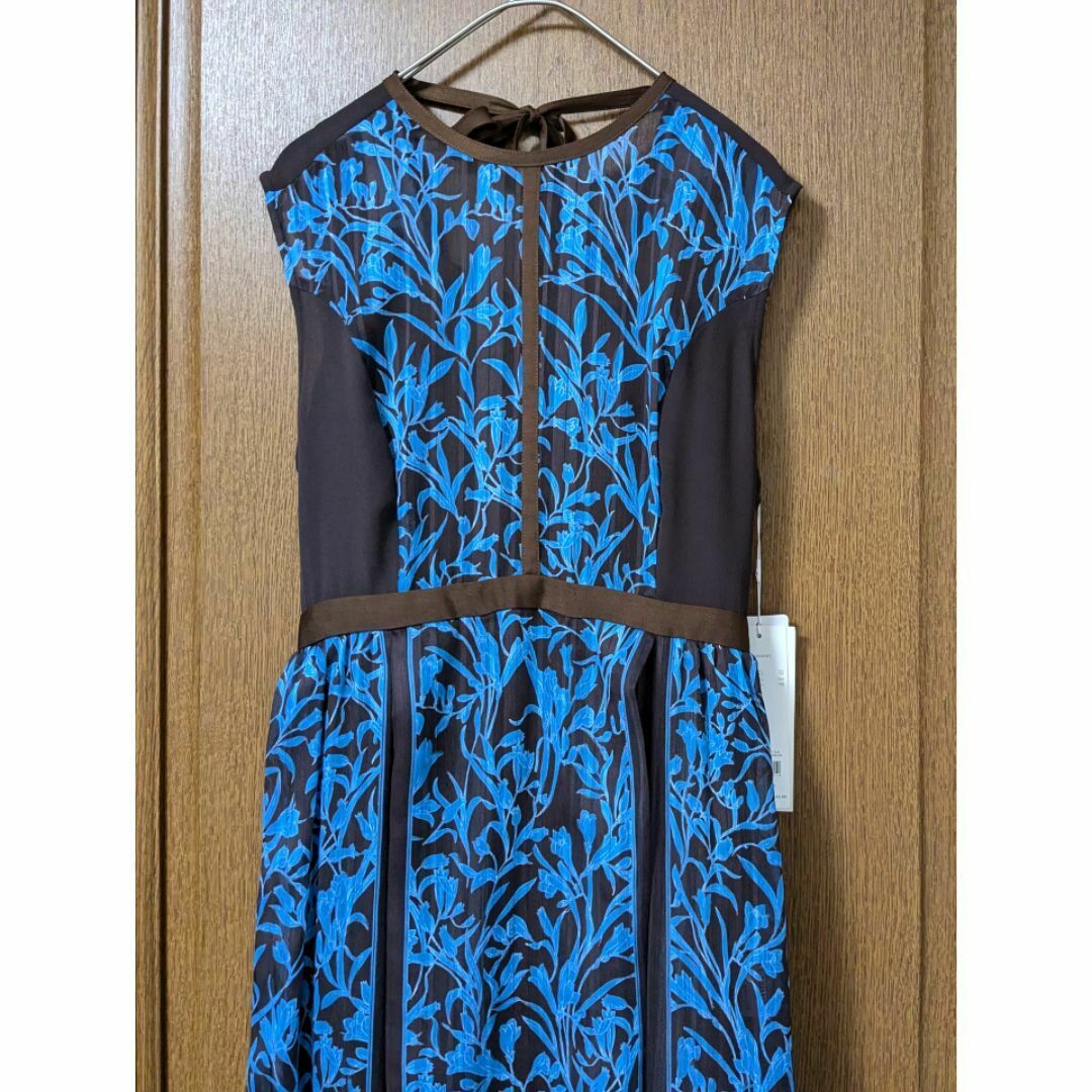 Lily Brown - 新品 LILY BROWN スイッチングフラワーワンピース Lily Brown - 新品 LILY BROWN スイッチングフラワーワンピース