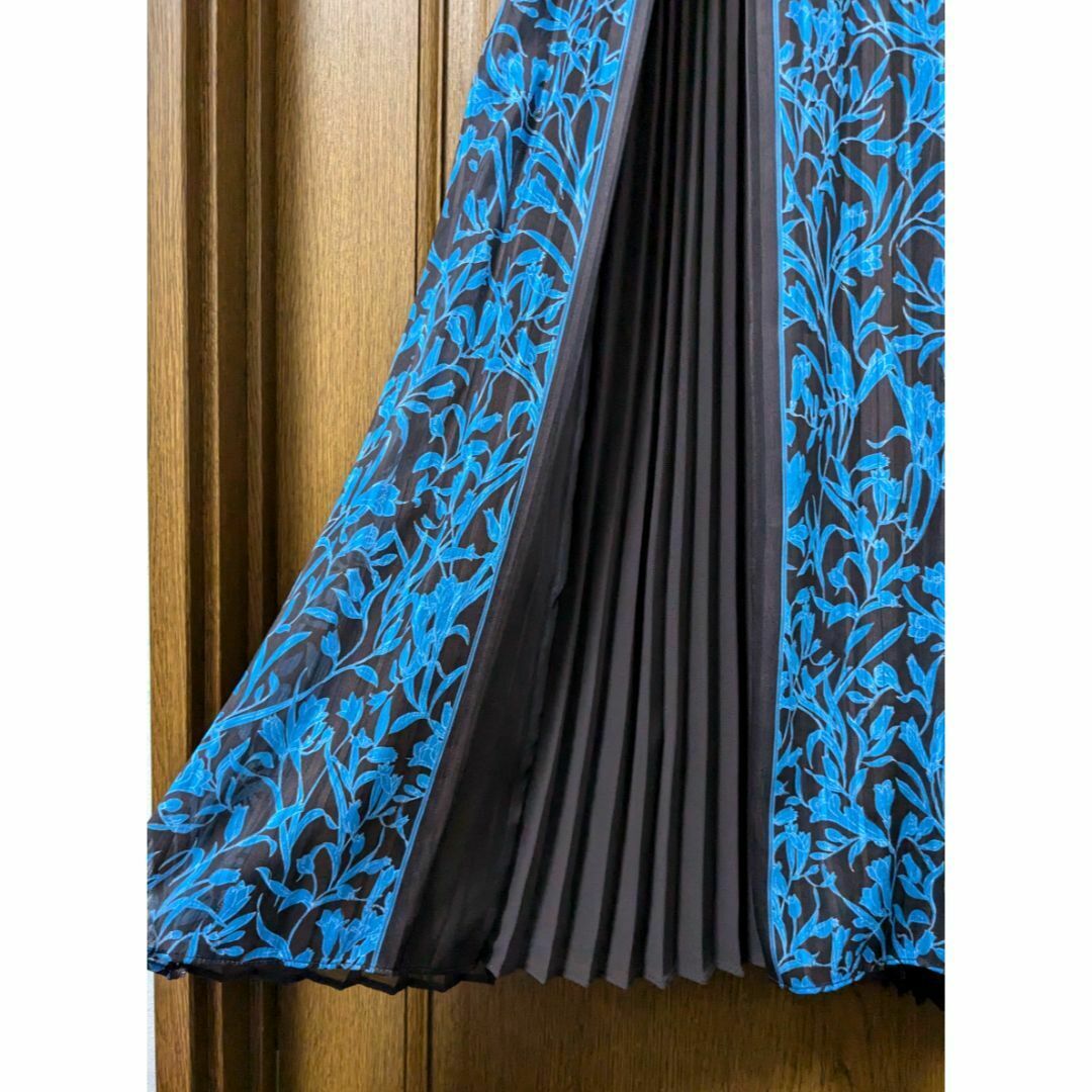Lily Brown - 新品 LILY BROWN スイッチングフラワーワンピース Lily Brown - 新品 LILY BROWN スイッチングフラワーワンピース
