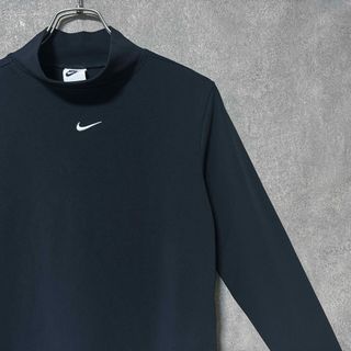 NIKE - NIKE ナイキ 刺繍 センターロゴ モックネック 長袖 NIKE - NIKE ナイキ 刺繍 センターロゴ モックネック 長袖