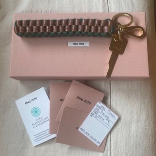MIU MIU(チャーム)のフリマアイテム一覧 MIU MIU(チャーム)のフリマアイテム一覧
