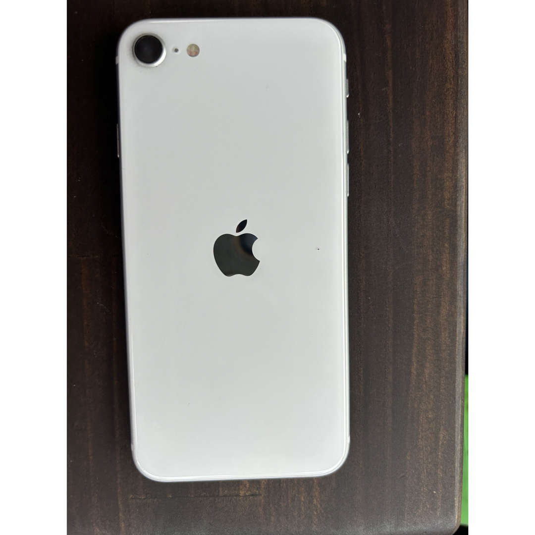 au iPhone SE2 64GB ホワイト スマートフォン本体 au iPhone SE2 64GB ホワイト スマートフォン本体