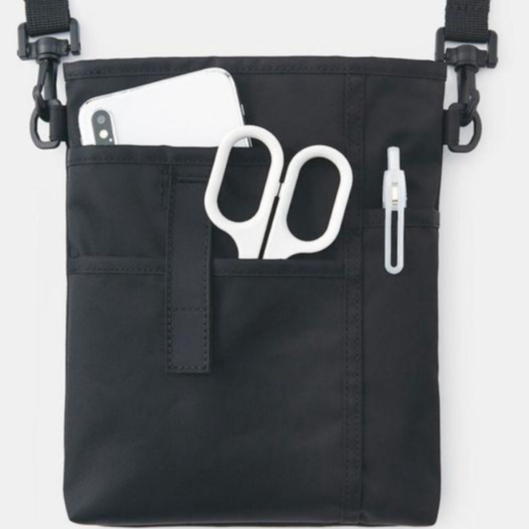 MUJI (無印良品)(ムジルシリョウヒン)の【新品】無印良品 ペン差し付きショルダーバッグ 黒 廃盤 レディースのバッグ(ショルダーバッグ)の商品写真