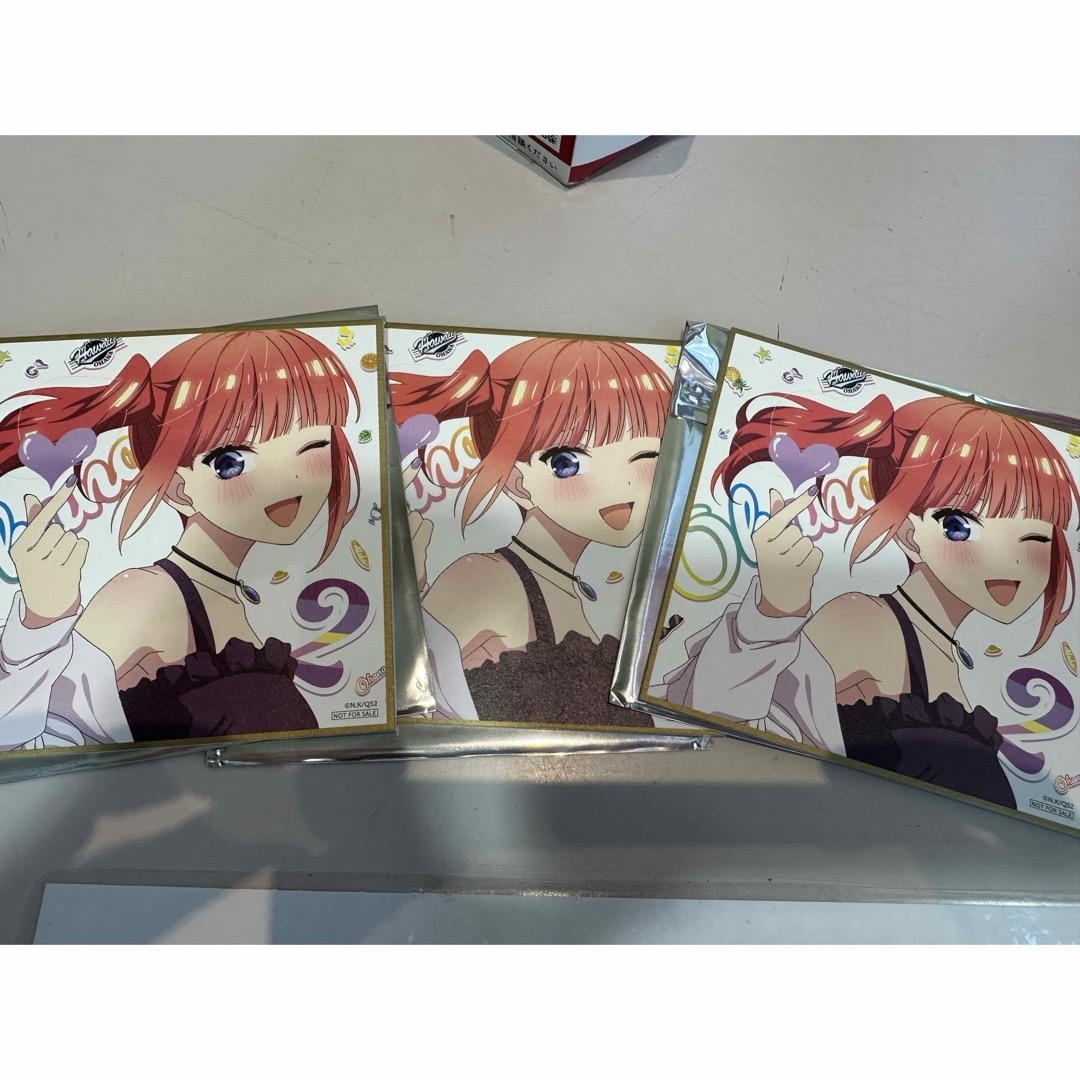 3枚セット 五等分の花嫁* 入場者特典 描きおろし色紙 中野二乃 ステッカー付き エンタメ/ホビーのおもちゃ/ぬいぐるみ(キャラクターグッズ)の商品写真