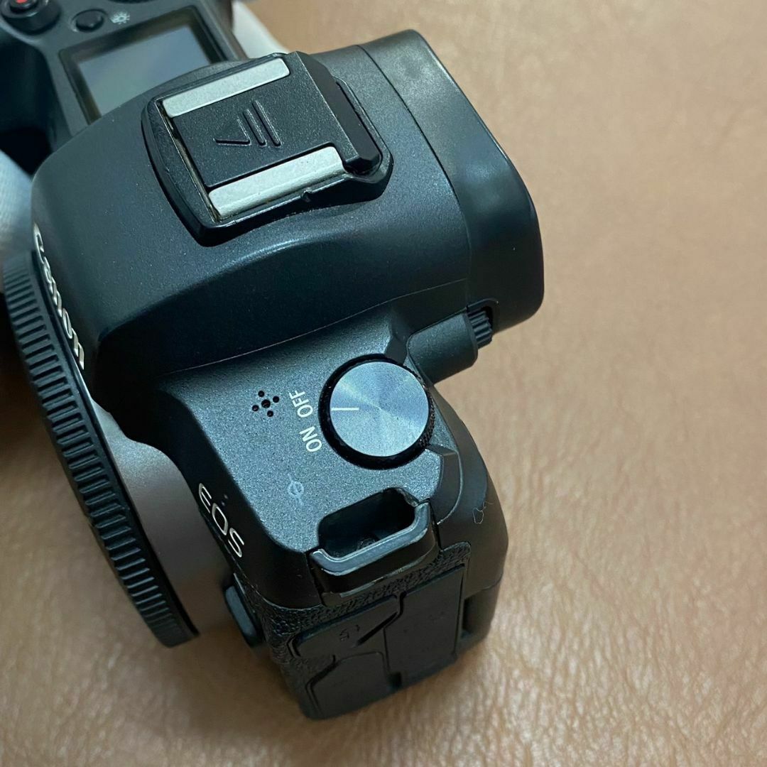 Canon EOS R 付属品完備 ミラーレス一眼 Canon EOS R 付属品完備 ミラーレス一眼