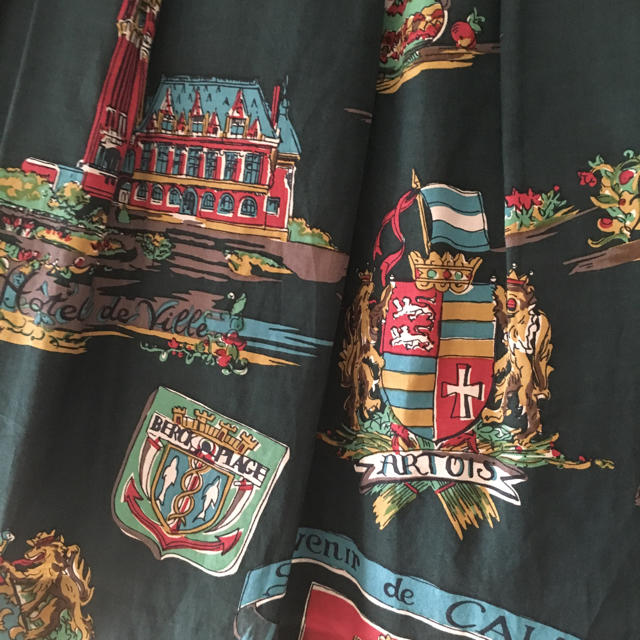 JaneMarple(ジェーンマープル)の【JaneMarple 】ジェーンマープル スーベニアエンブレムのスカート レディースのスカート(ひざ丈スカート)の商品写真