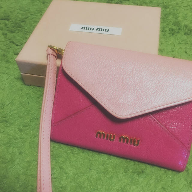 3月13日限定最終値下げ！miumiu♡ミュウミュウ♡マドラスレザーミニ財布