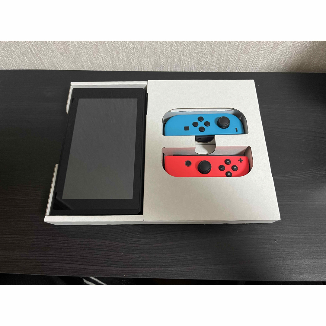 Nintendo Switch 本体青赤 Joy-Con付き （Nintendo Switch 本体