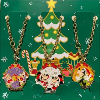 ディズニー(Disney)の2023 ディズニーストア クリスマス チャーム　 オンライン限定柄　(キーホルダー)