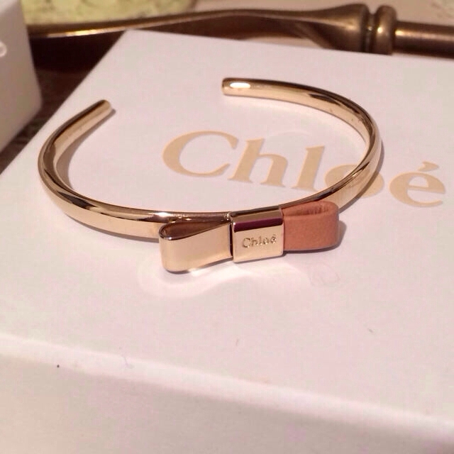 Chloe(クロエ)のCHLOE🎀限定華奢バングル💕 レディースのアクセサリー(ブレスレット/バングル)の商品写真