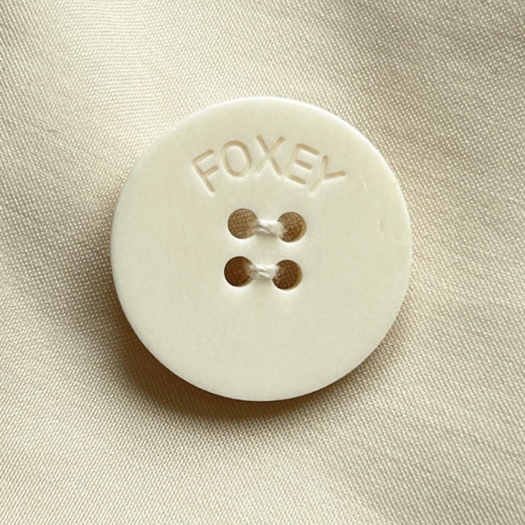 FOXEY BOUTIQUE フォクシー トレンチ コート シルク混 薄手 40 FOXEY BOUTIQUE フォクシー トレンチ コート シルク混 薄手 40