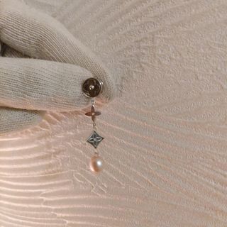 LOUIS VUITTON - LOUIS VUITTON ☆ルイヴィトンピアス(片耳)の LOUIS VUITTON - LOUIS VUITTON ☆ルイヴィトンピアス(片耳)の