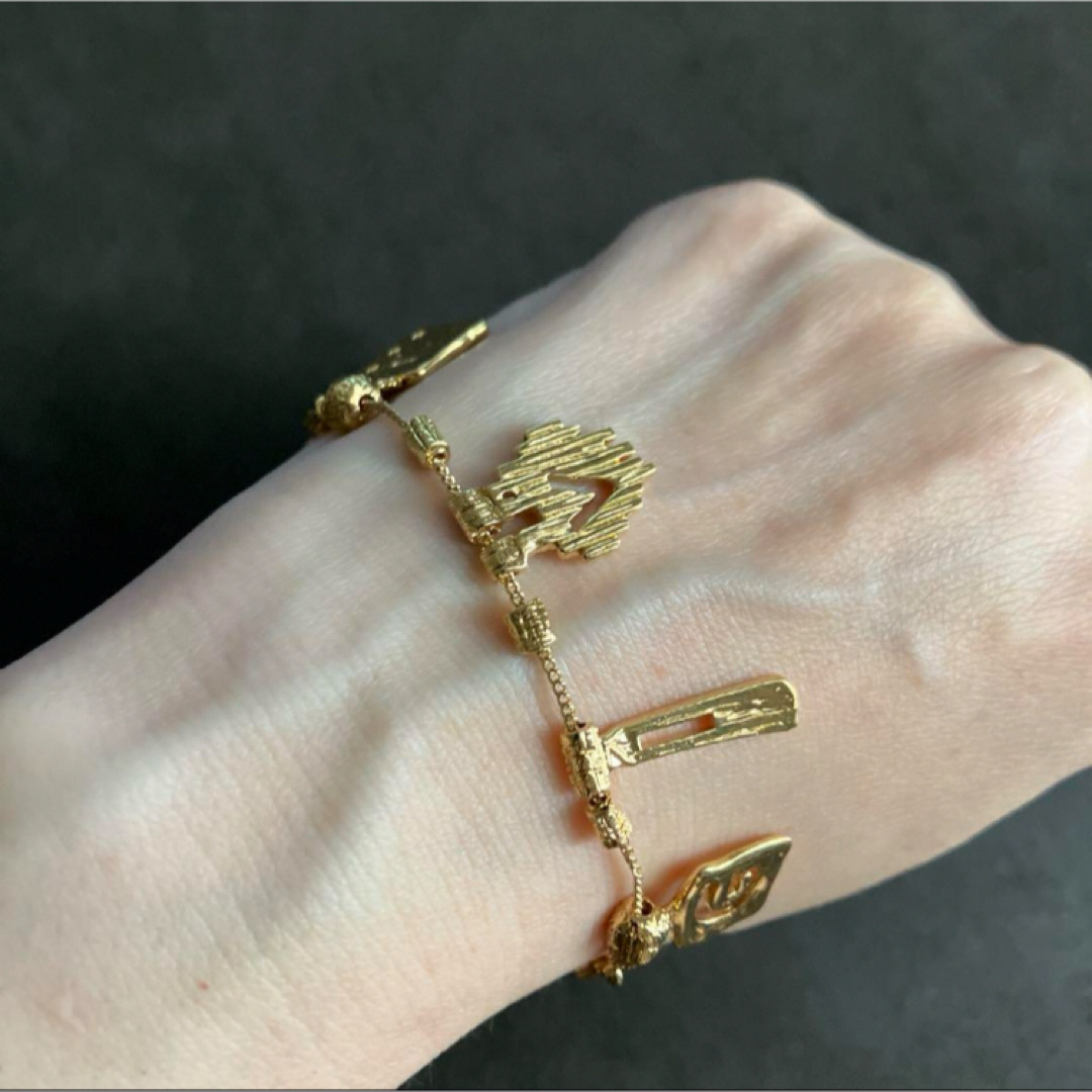 【良品】GIVENCHY ジバンシー ブレスレット バングル G金具 ゴールド GIVENCHY（ブレスレット/バングル）のフリマアイテム一覧