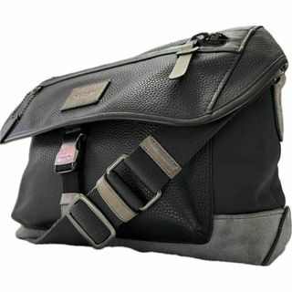 コーチ(COACH)のコーチ   マンハッタン バイクバッグ　メッセンジャーバッグ　ブラック　レザー(メッセンジャーバッグ)