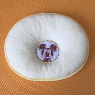 ディズニー(Disney)のミッキーの新生児まくら(枕)