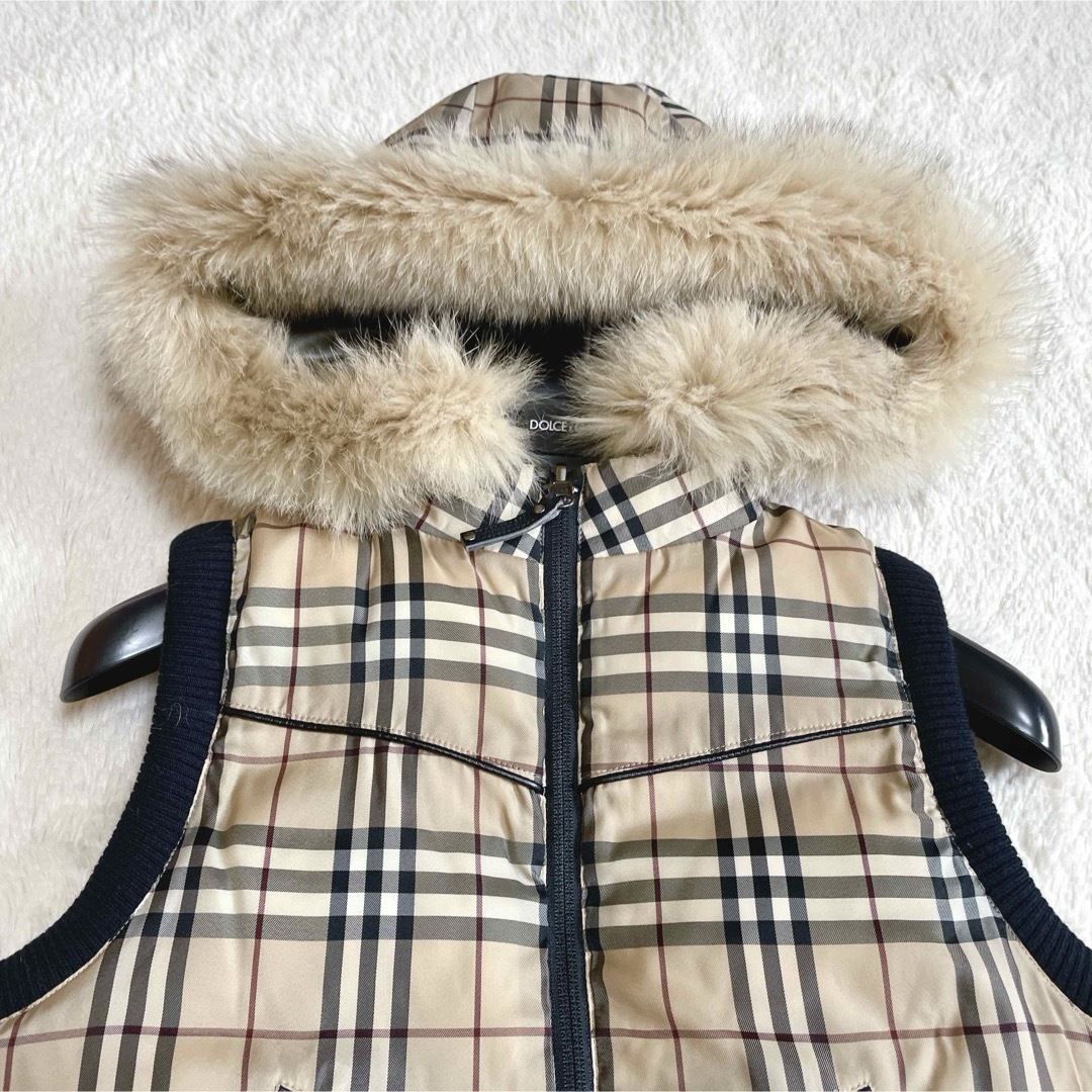 美品 BURBERRY ノバチェック ダウンベスト リバーシブル ファー 毛皮 美品 BURBERRY ノバチェック ダウンベスト リバーシブル ファー 毛皮