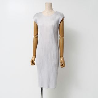 PLEATS PLEASE ISSEY MIYAKE(ひざ丈ワンピース ・ グレー/灰色 PLEATS PLEASE ISSEY MIYAKE(ひざ丈ワンピース ・ グレー/灰色