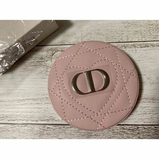 Dior(ミラー ・ ピンク/桃色系)のフリマアイテム一覧 Dior(ミラー ・ ピンク/桃色系)のフリマアイテム一覧