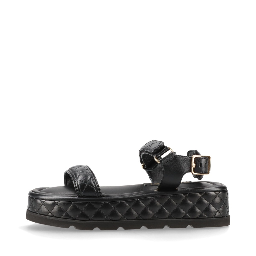 CHANEL - シャネル ココマーク マトラッセ レザー 38C ブラック レディース そ