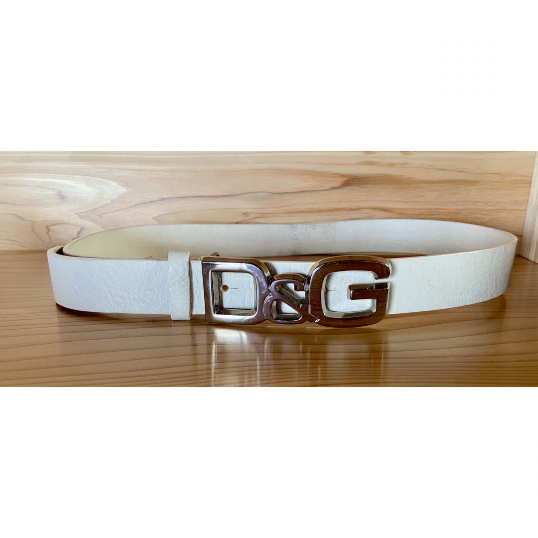 ドルチェ&ガッバーナ D&G ロゴバックルベルト白 クラシック 80 ドルチェ&ガッバーナ D&G ロゴバックルベルト白 クラシック 80