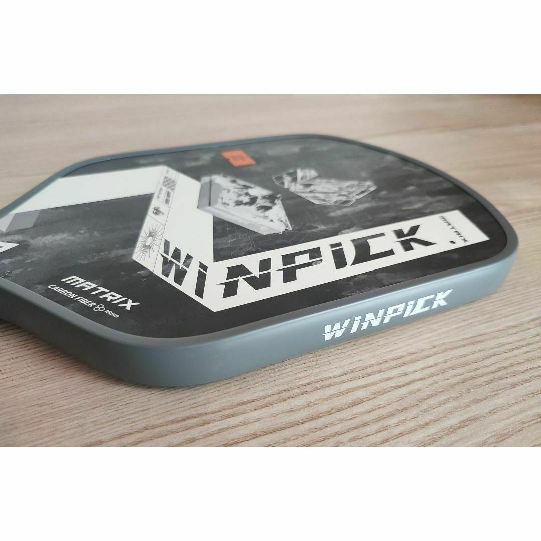 ピックルボール パドル WINPICK カーボンファイバー 日光の下で ピックルボール パドル WINPICK カーボンファイバー 日光の下で