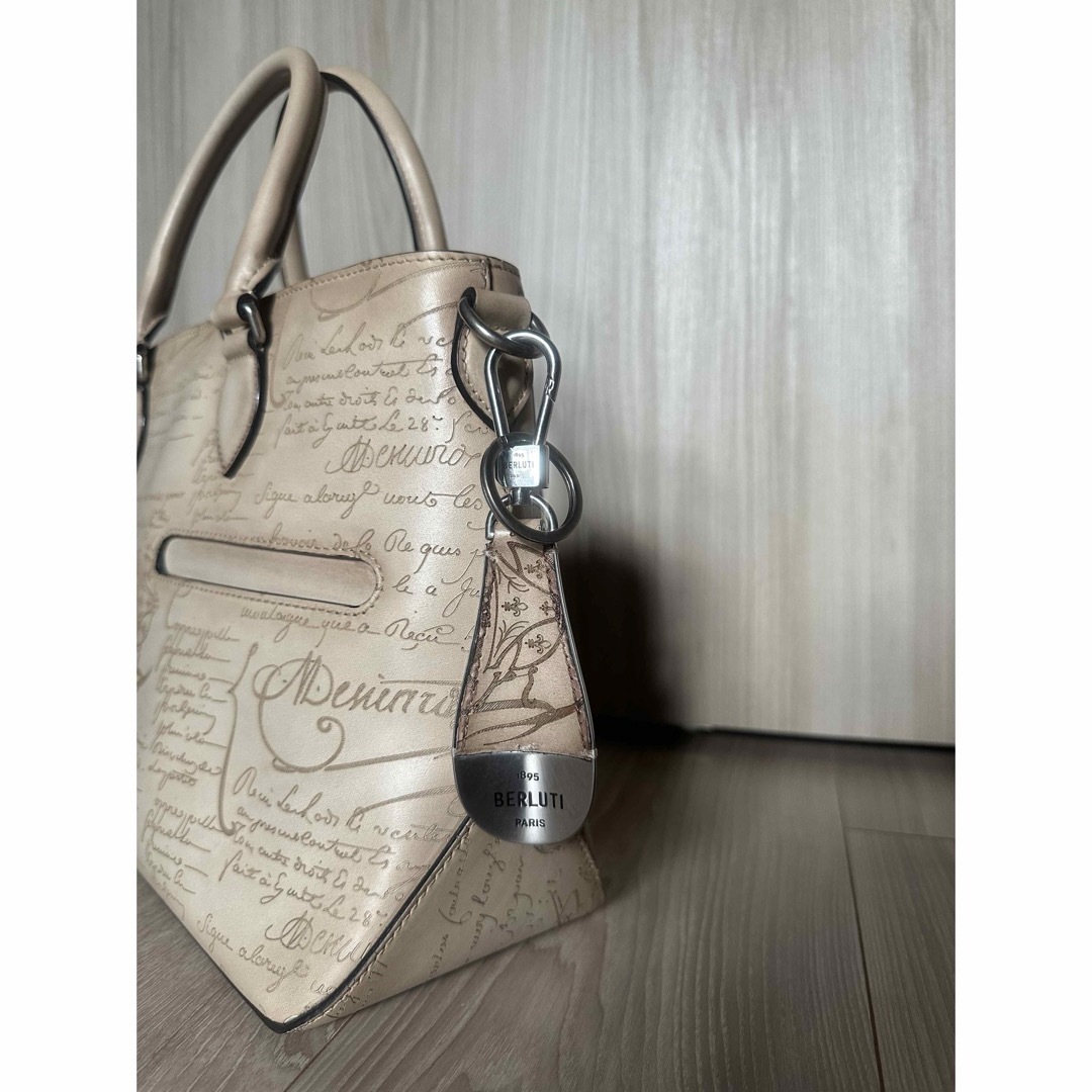 BERLUTI - 定価7,4万 ベルルッティ 靴べら キーホルダー オッソ BERLUTI - 定価7,4万 ベルルッティ 靴べら キーホルダー オッソ