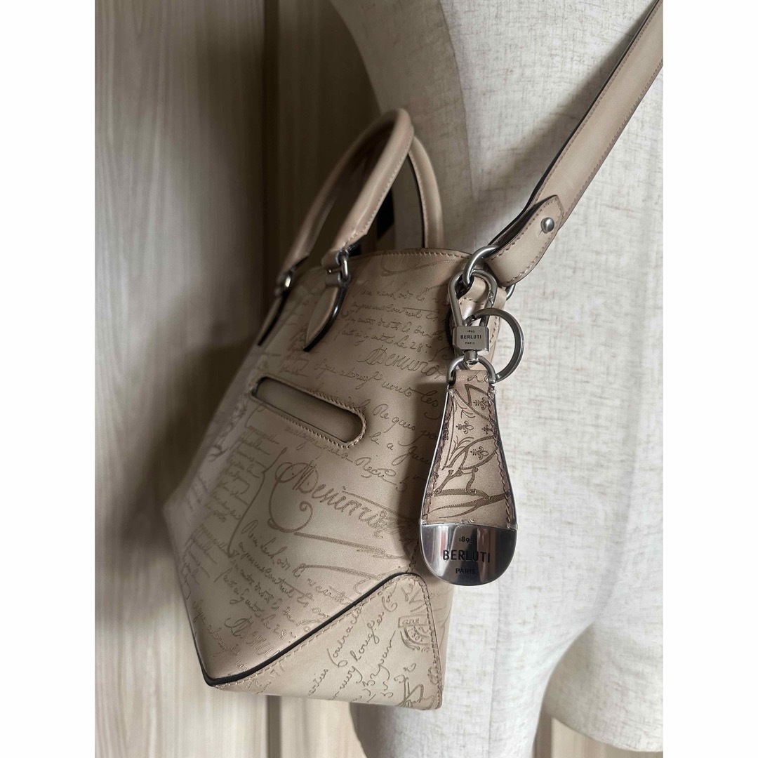 BERLUTI - 定価7,4万 ベルルッティ 靴べら キーホルダー オッソ BERLUTI - 定価7,4万 ベルルッティ 靴べら キーホルダー オッソ