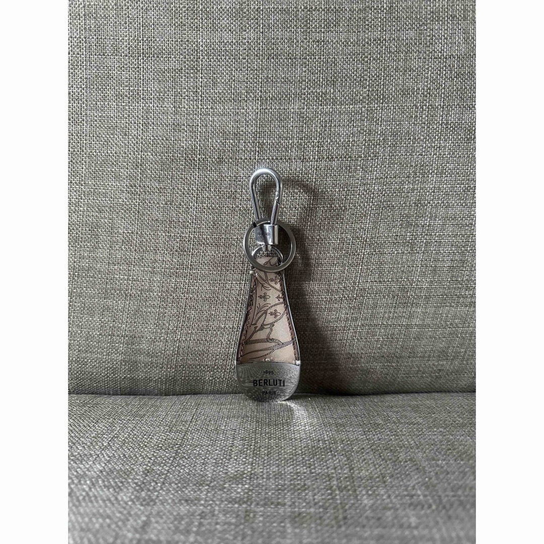BERLUTI - 定価7,4万 ベルルッティ 靴べら キーホルダー オッソ BERLUTI - 定価7,4万 ベルルッティ 靴べら キーホルダー オッソ