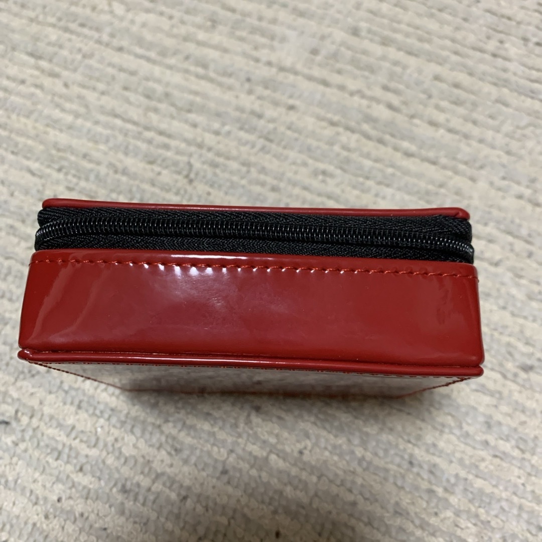CHANEL - シャネル 化粧ポーチ エナメル ノベルティ レッド CHANEL - シャネル 化粧ポーチ エナメル ノベルティ レッド